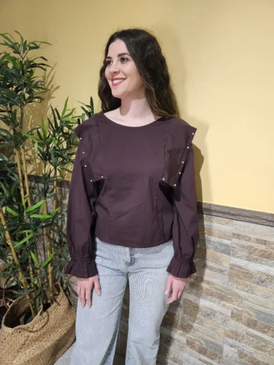 camisa tachuelas morada