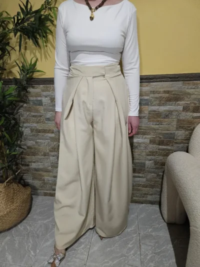 pantalón beige
